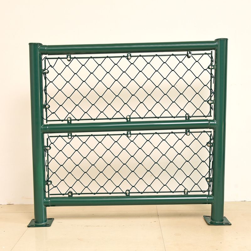 运动场防护网,,厂家现货体育场铁丝网球场围栏足球护栏网勾花网护栏