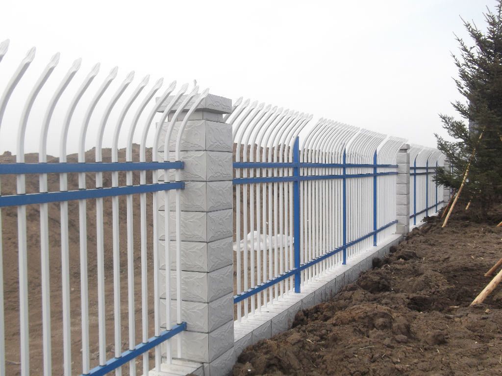 围墙隔离栅 铁艺护栏杆围墙护栏厂家别墅庭院锌钢防护栅栏小区家用铝