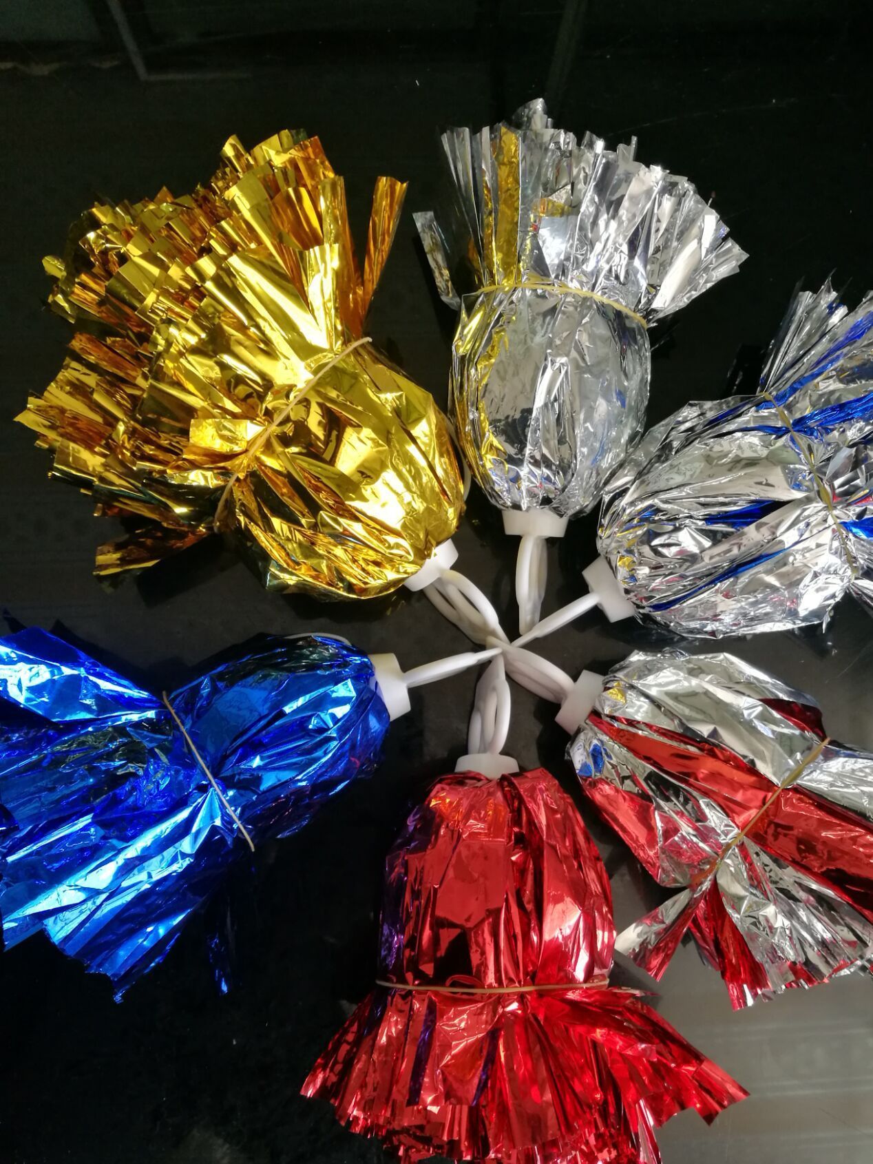 材料网> 办公文教> 气氛,布置用品> 助威道具> 啦啦队手花啦啦操花球