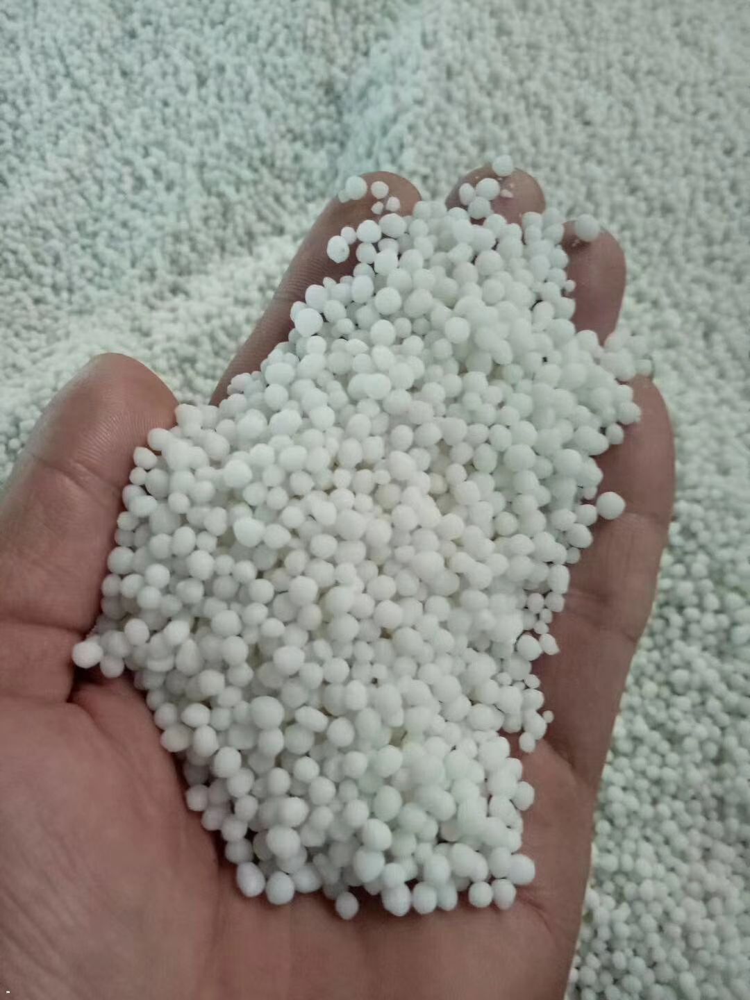 尿素厂家直销 尿素 农用 中颗粒 工业级小颗粒, 农业尿素