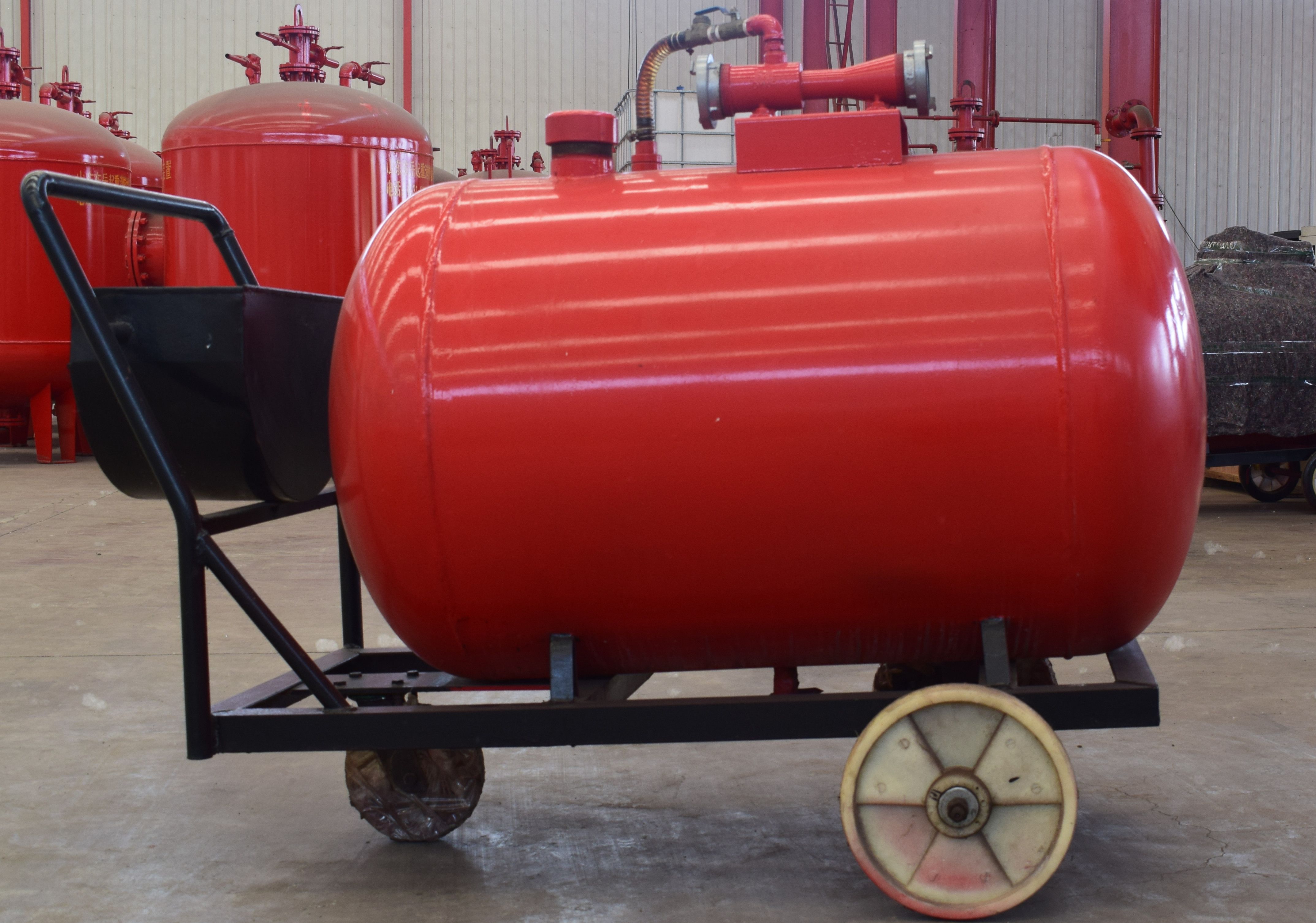 轻便式泡沫灭火装置/ 立式卧式压力式比例混合装置/消防泡沫罐泡/沫